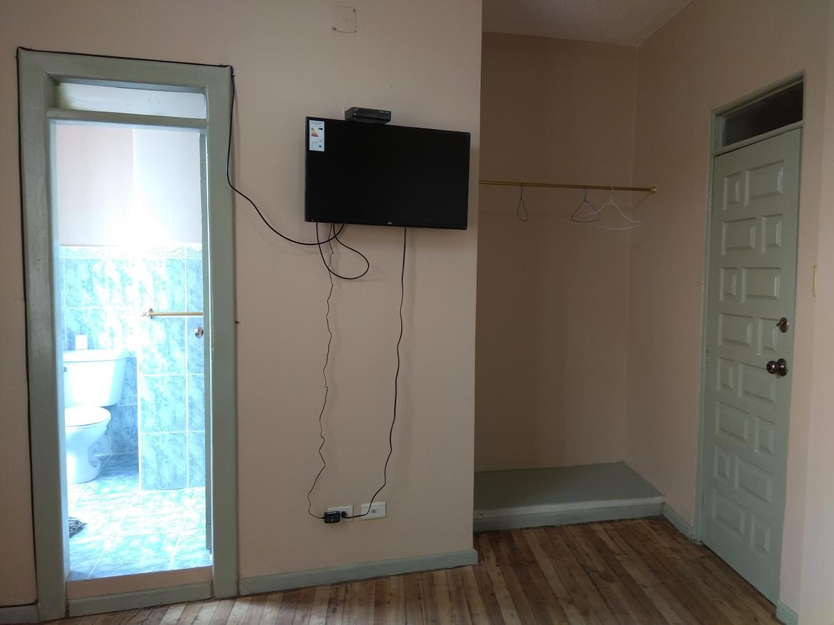 Hostal Mediodia Кито Экстерьер фото