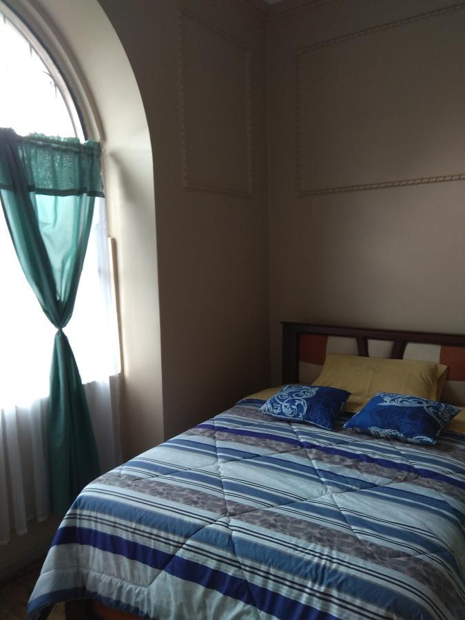 Hostal Mediodia Кито Экстерьер фото