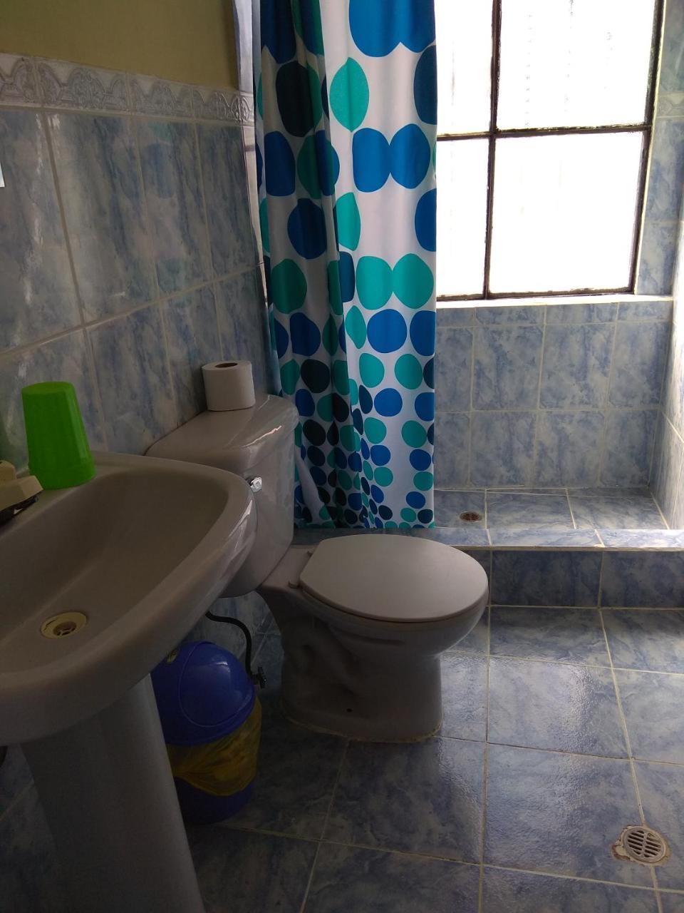 Hostal Mediodia Кито Экстерьер фото
