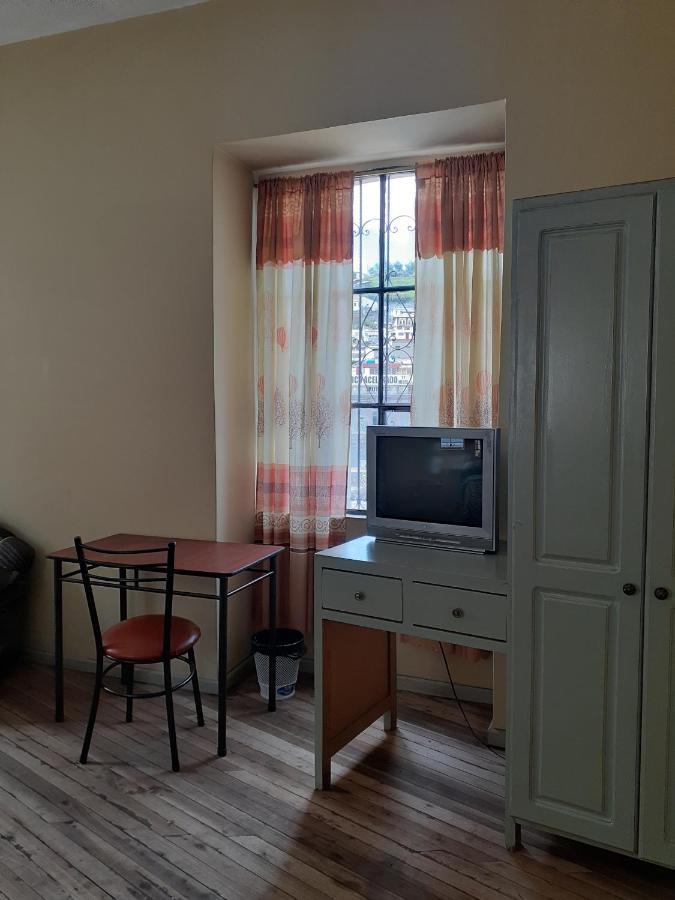 Hostal Mediodia Кито Экстерьер фото