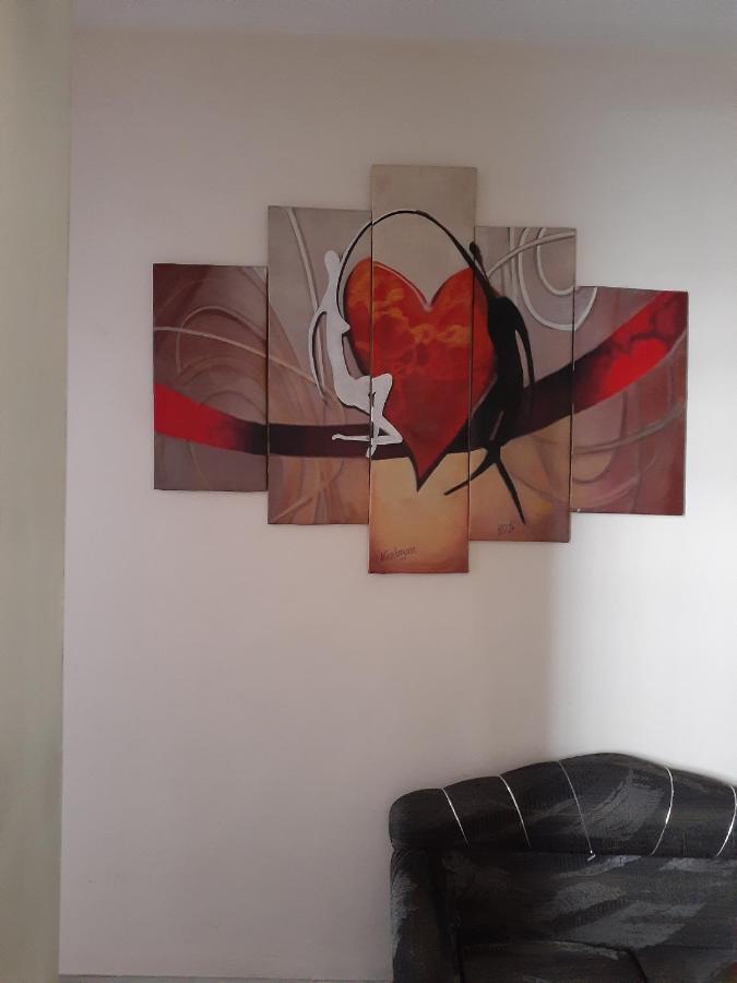 Hostal Mediodia Кито Экстерьер фото