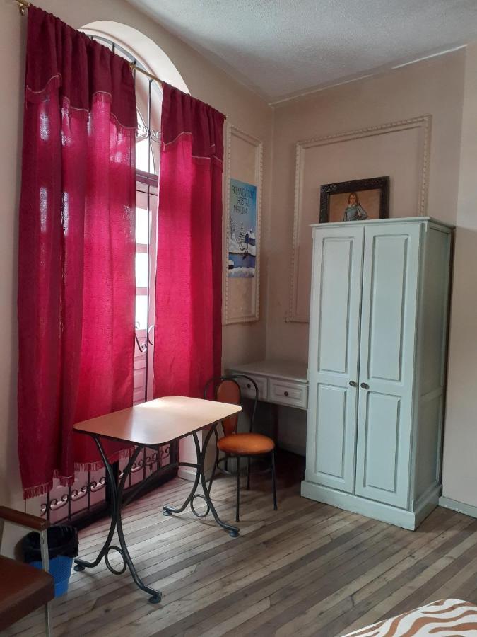 Hostal Mediodia Кито Экстерьер фото