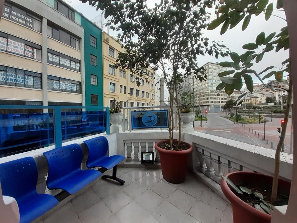 Hostal Mediodia Кито Экстерьер фото