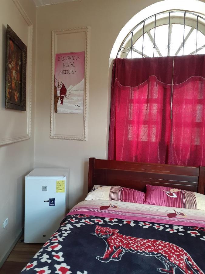 Hostal Mediodia Кито Экстерьер фото