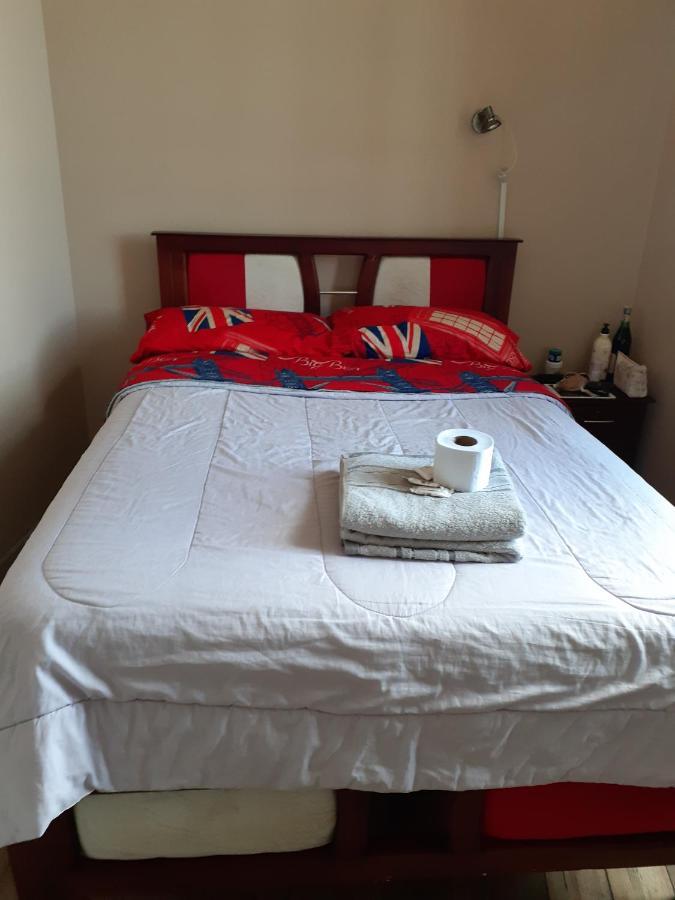 Hostal Mediodia Кито Экстерьер фото