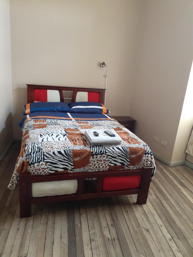 Hostal Mediodia Кито Экстерьер фото