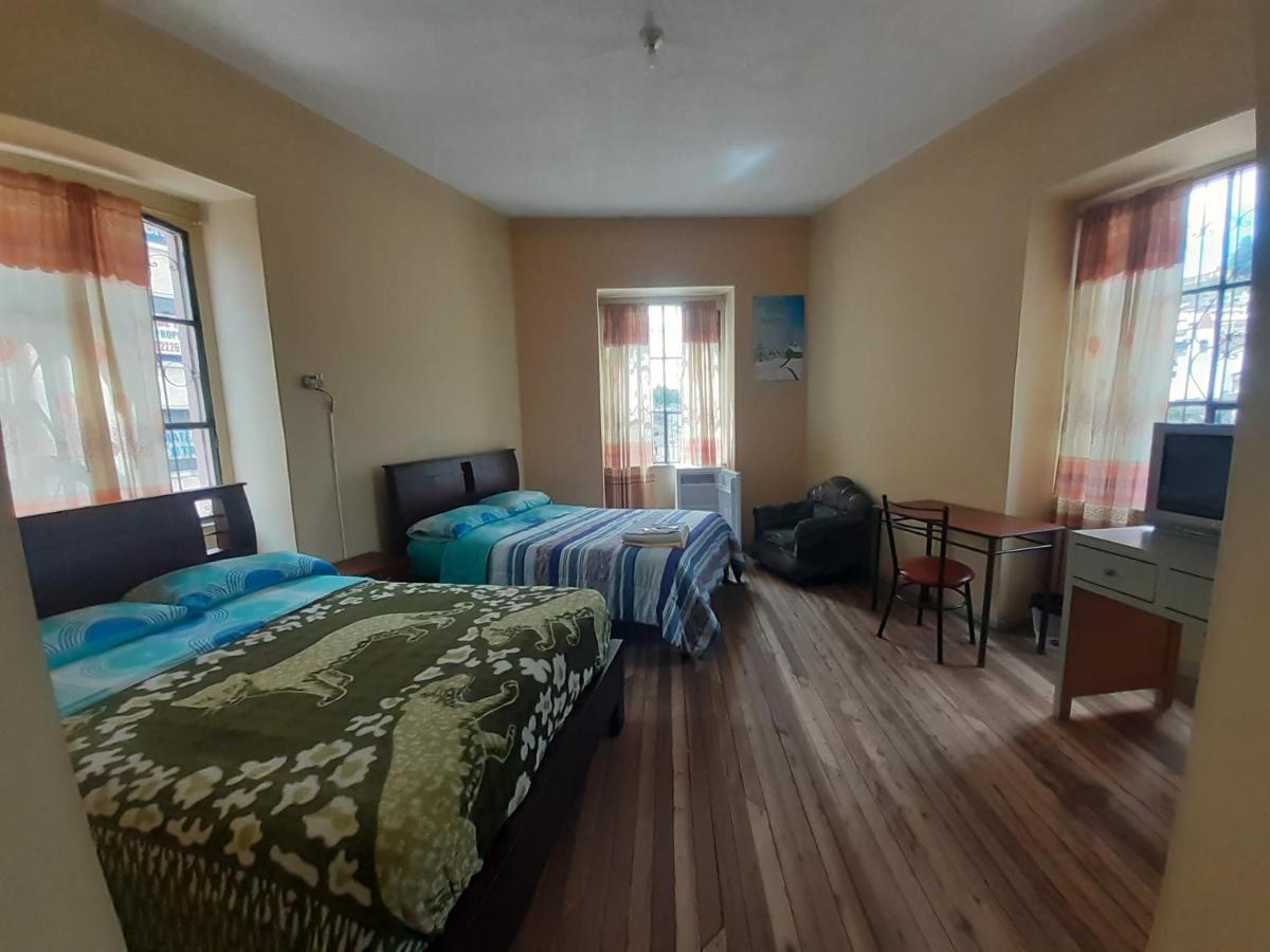 Hostal Mediodia Кито Экстерьер фото